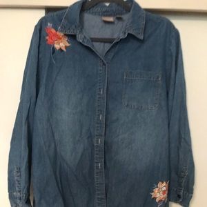 Chico’s Jean jacket w/ stitched flowers